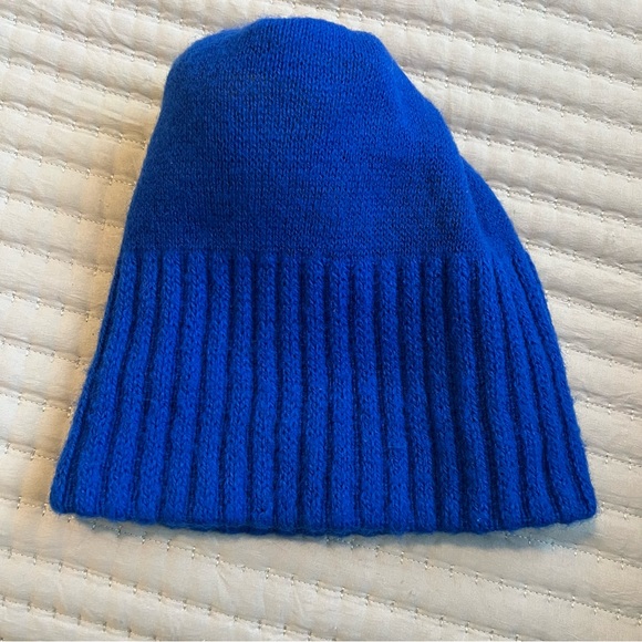 Vintage UCLA Bruins Beanie Hat with Pom - Picture 8 of 14